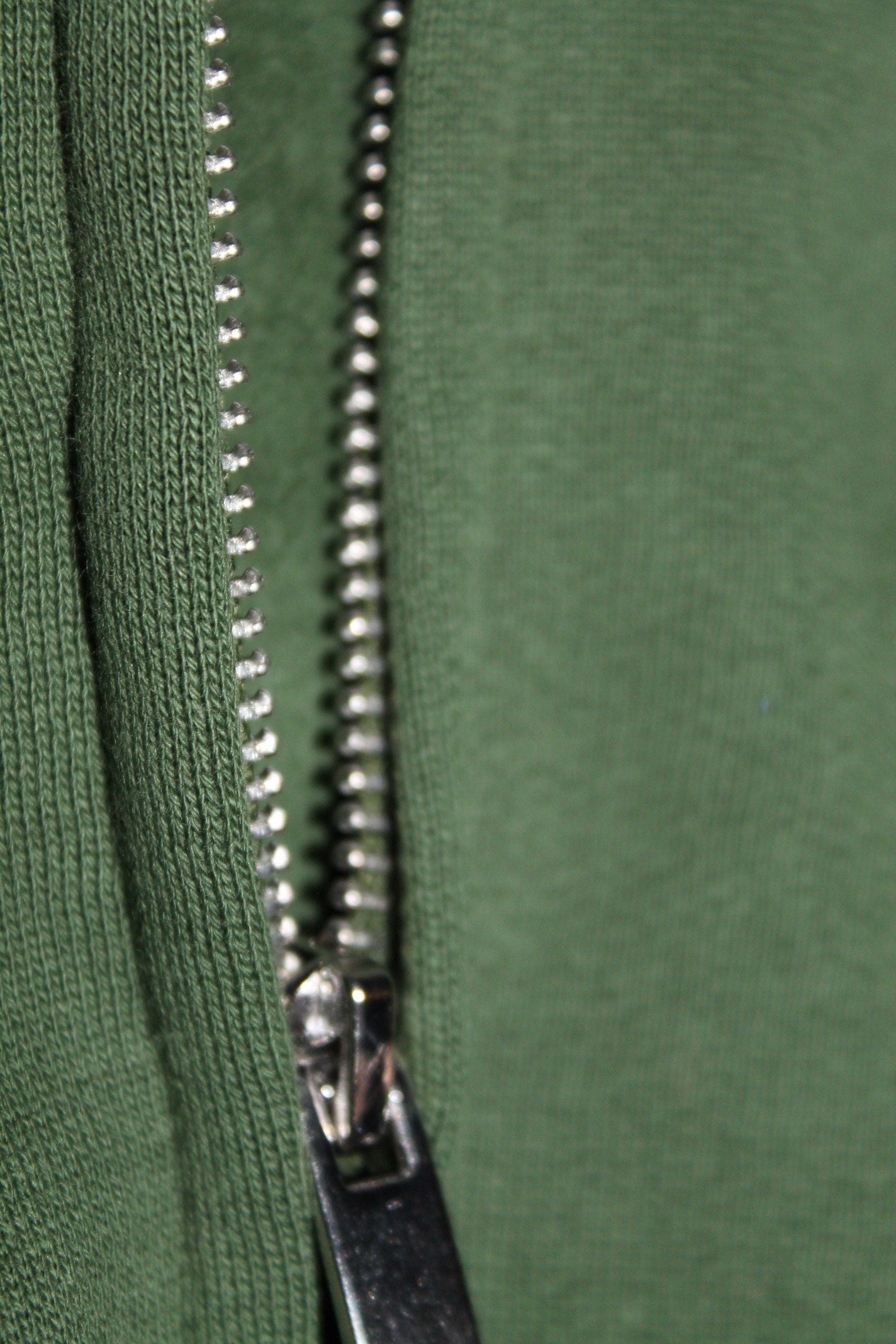 DARK GREEN ZIPPER